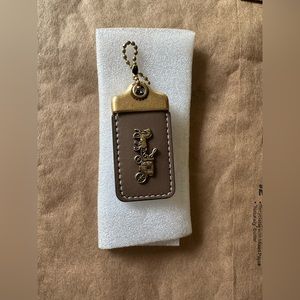 Coach Hangtag Dark Stone